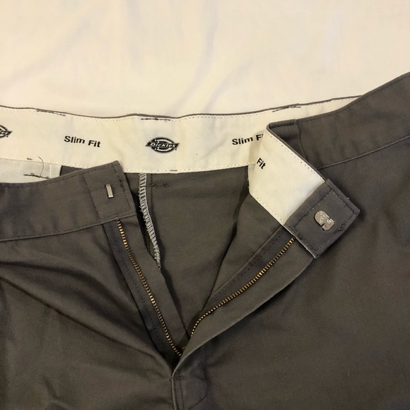 DICKIES SLIM FIT MEN’S POLY/COTTON WORK SHORTS SZ 38x10 (EUC) - Picture 2 of 8